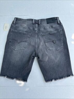GUESS Men’s Gray Denim Frayed-Hem Shorts Sz 32